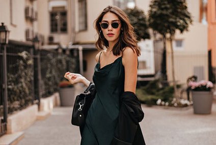 Who is happy will make others happy too